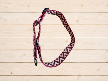 🐶 Handgemaakte Martingale Hondenhalsband – Bordeaux met Wit
