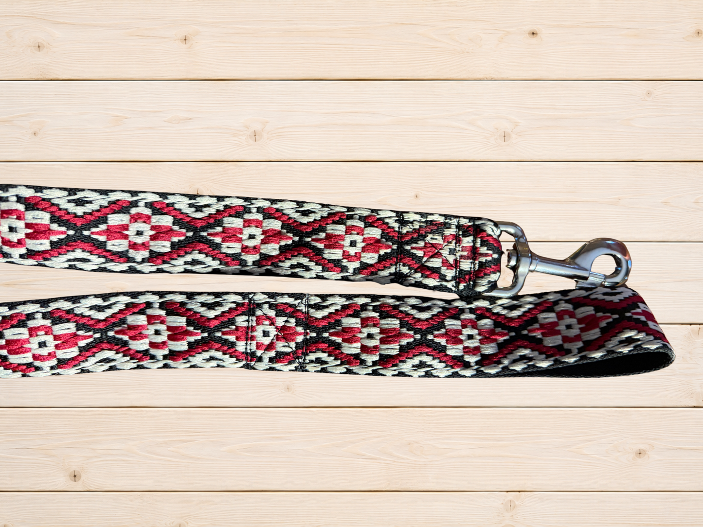 🐶 Handgemaakte Hondenriem – Berry Aztec
