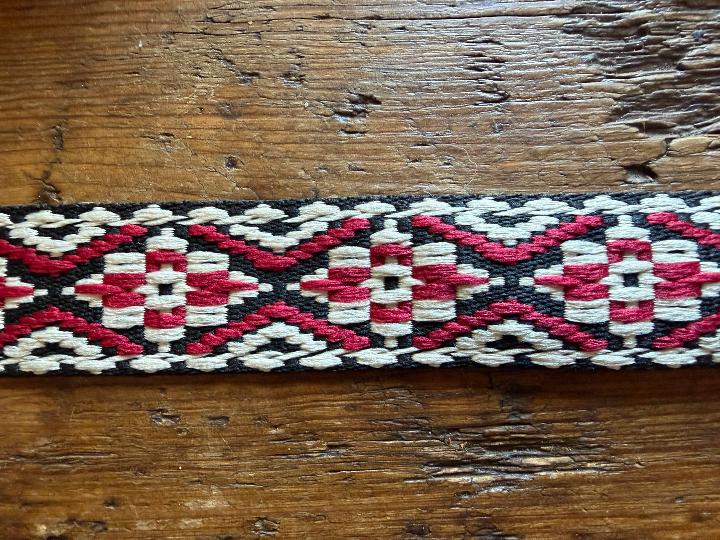 🐶 Handgemaakte Martingale Hondenhalsband – Berry Aztec